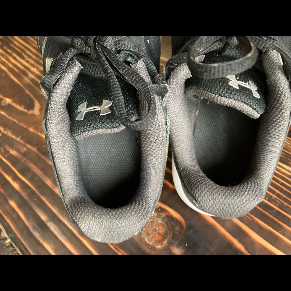 Under Armour Shoes Youth 7.5 - Picture 6 of 6